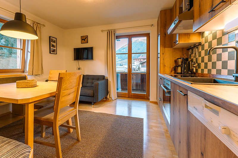 Appartement Albertville Essecke und Balkon Tux Tirol